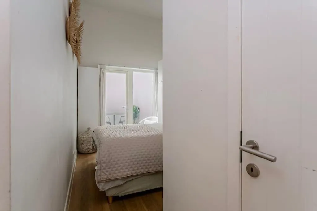 1-Br Centre Antwerp Haven With Patio Apartment