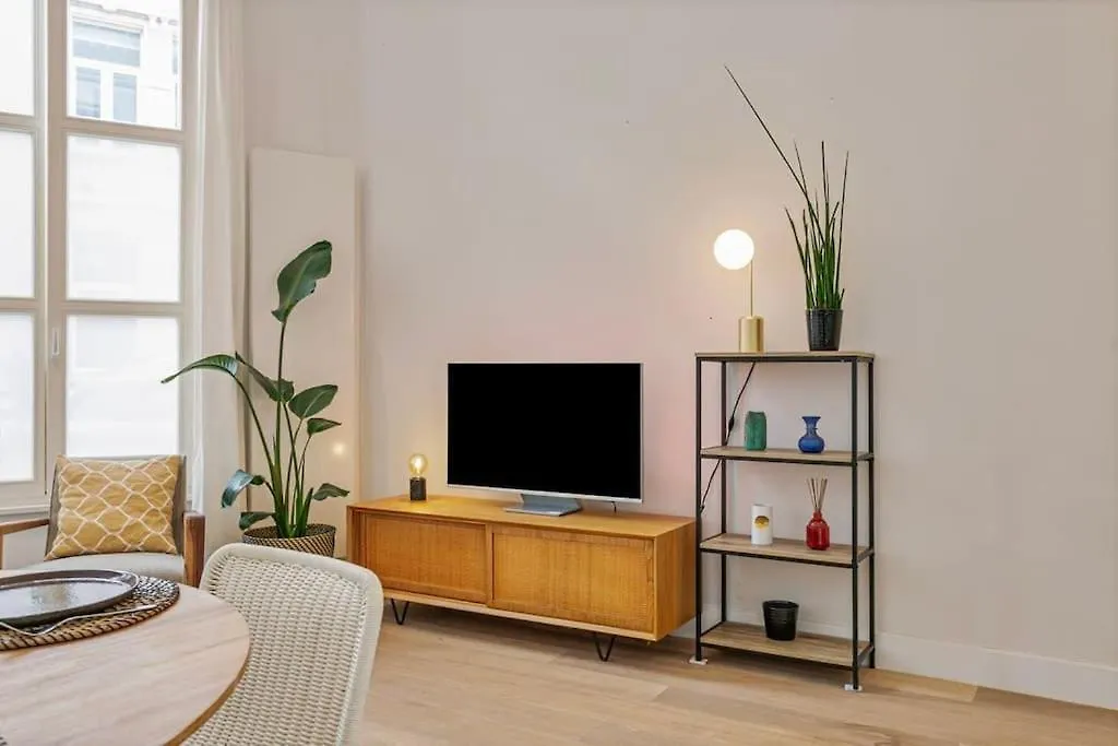 1-Br Centre Antwerp Haven With Patio Apartment Belgium